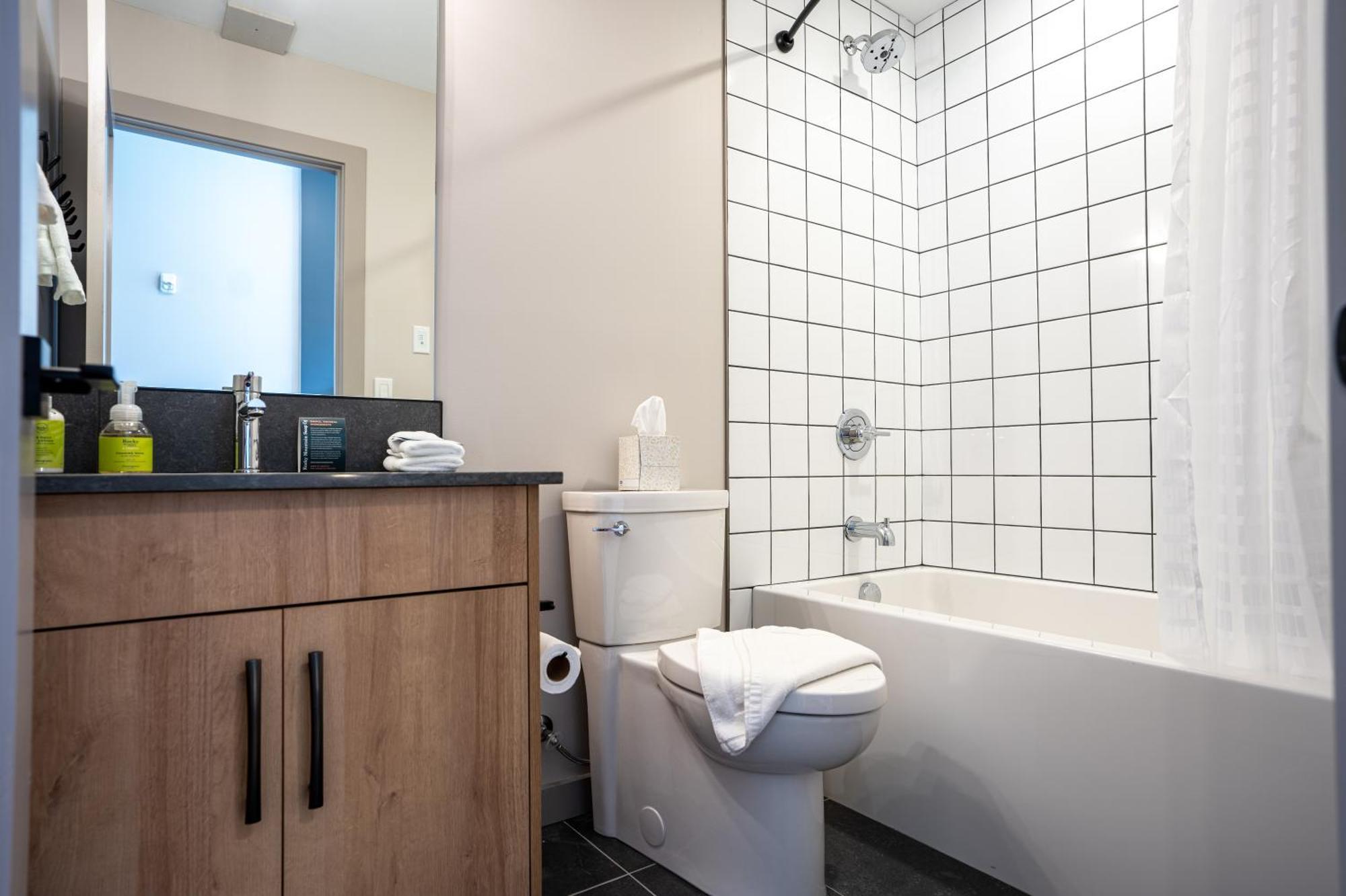 Basecamp Suites Revelstoke Luaran gambar