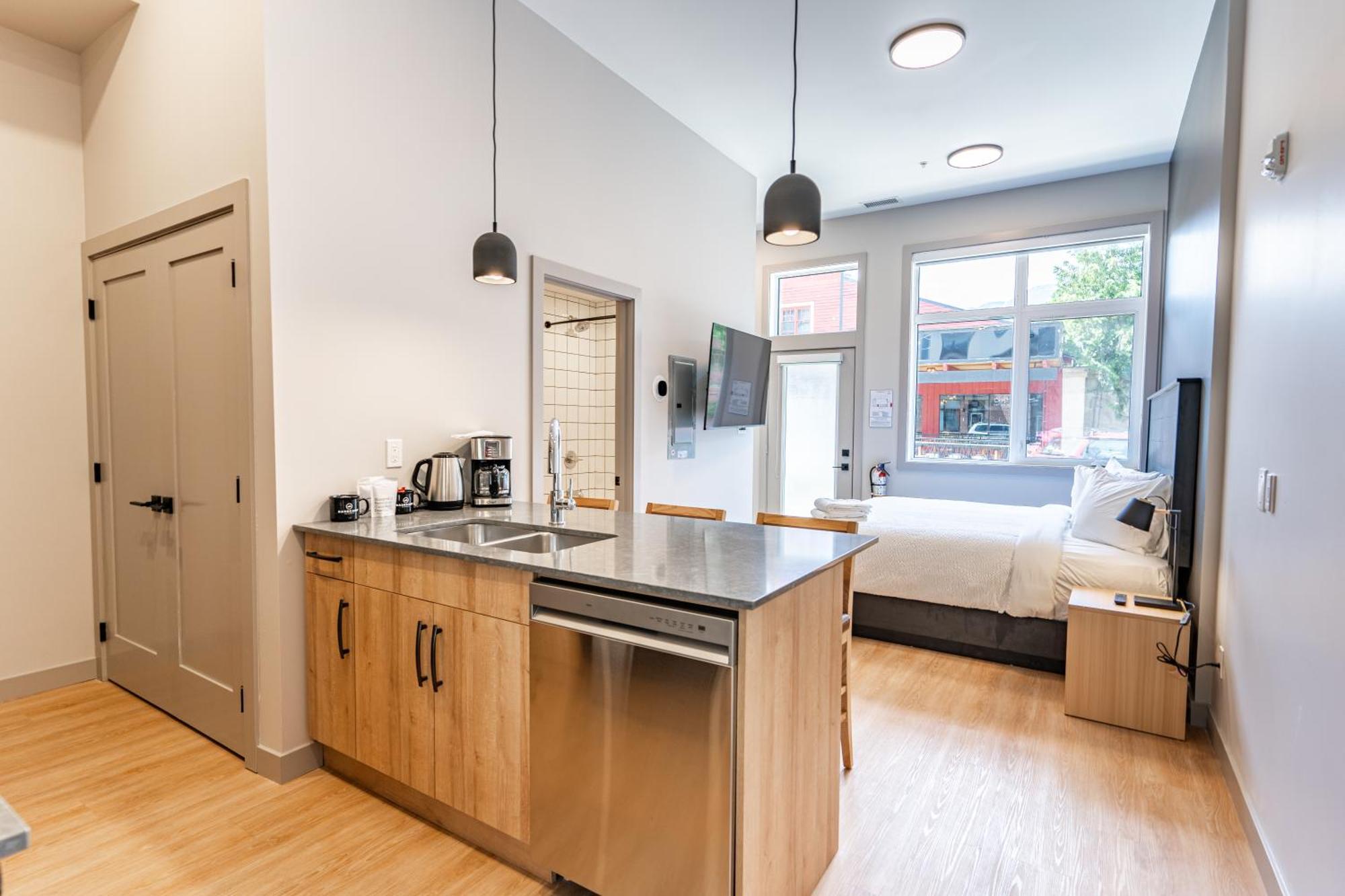Basecamp Suites Revelstoke Luaran gambar