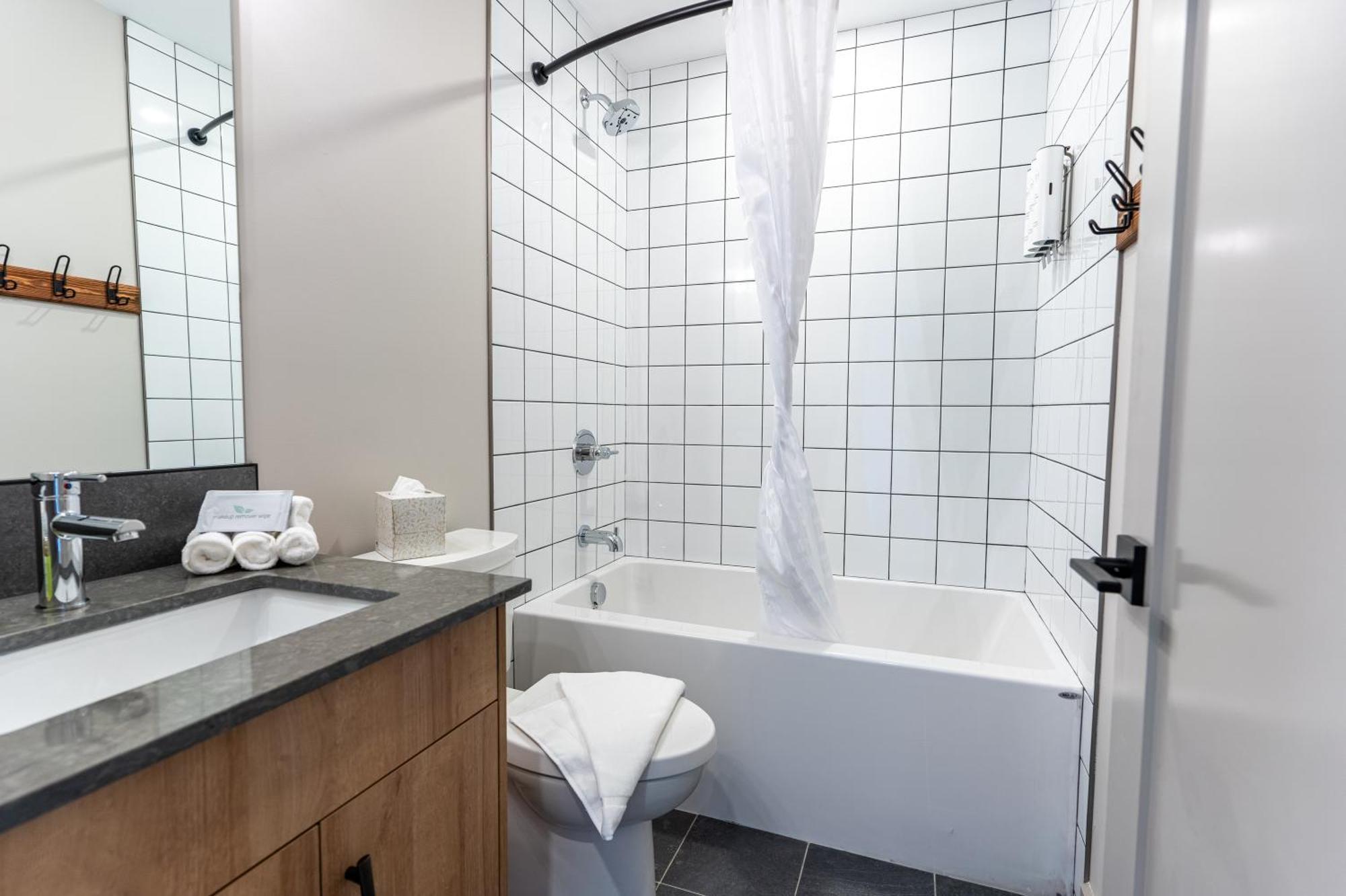 Basecamp Suites Revelstoke Luaran gambar