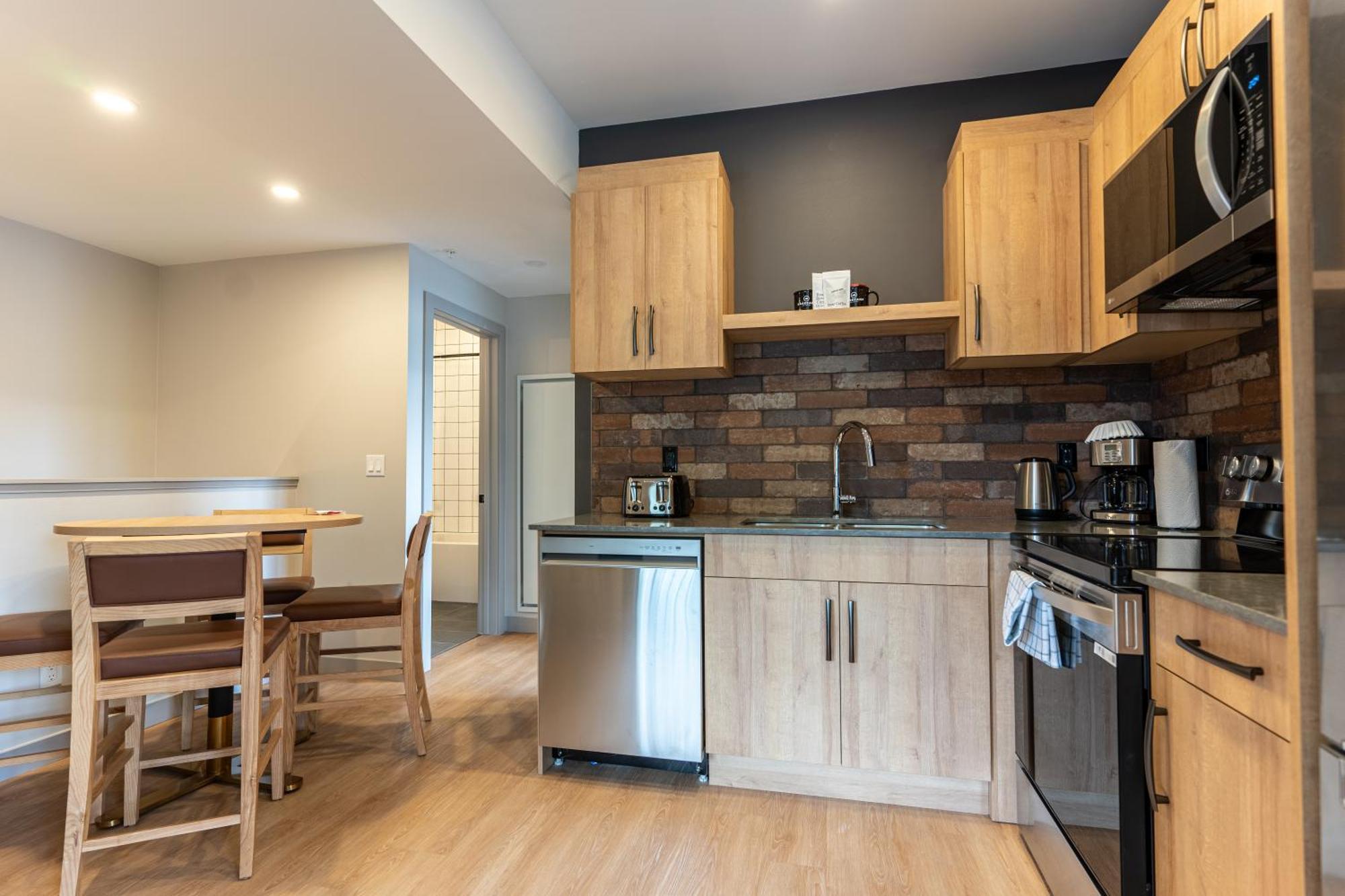 Basecamp Suites Revelstoke Bilik gambar