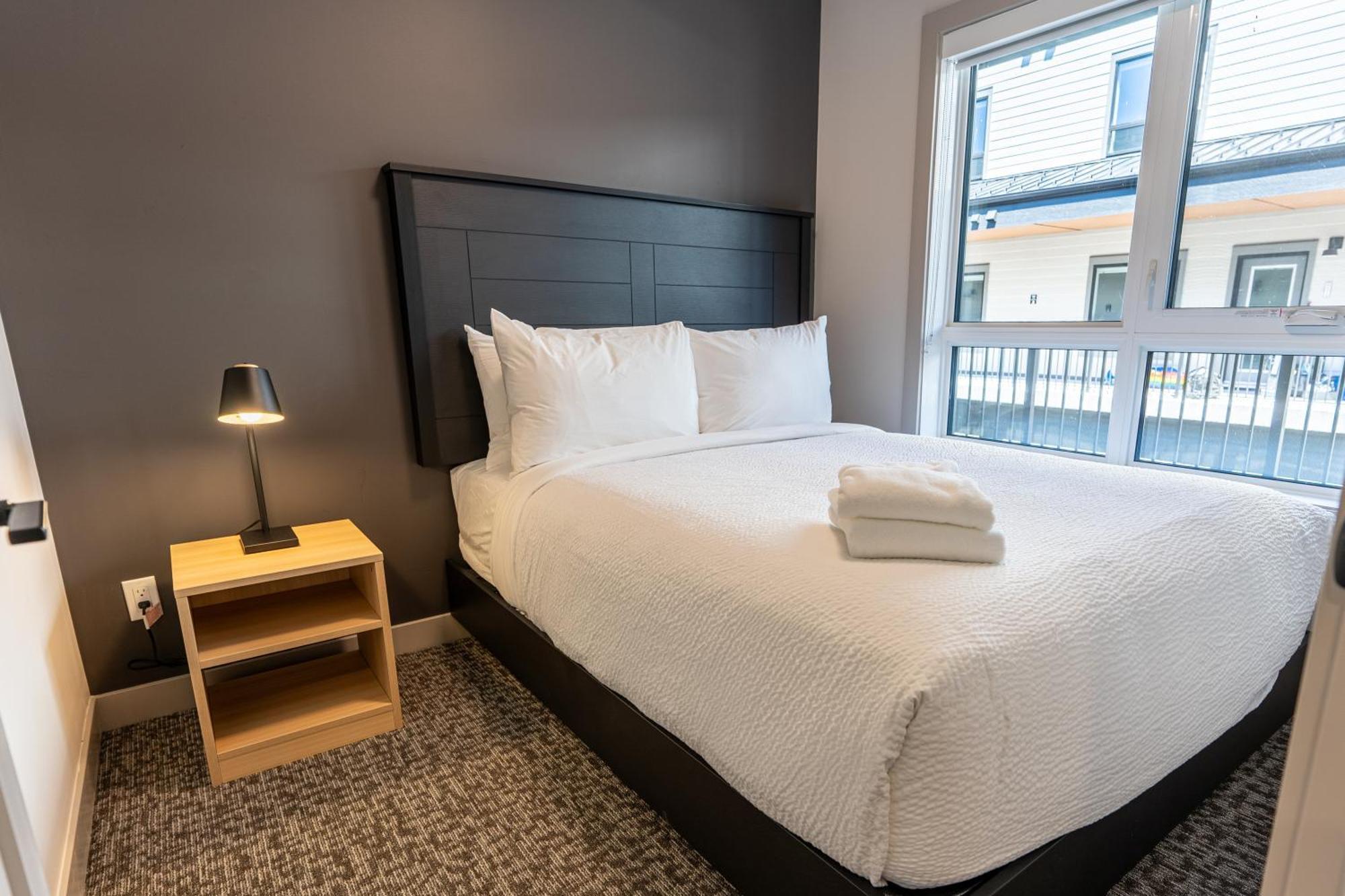 Basecamp Suites Revelstoke Bilik gambar